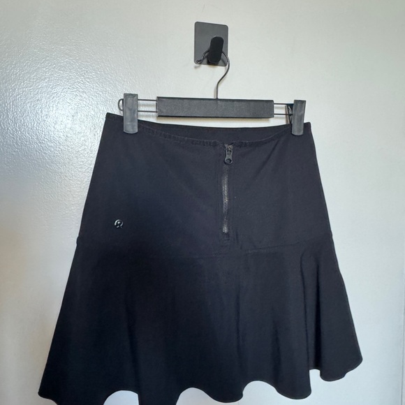 Lululemon Elegant Black Flared Skirt - Picture 5 of 8